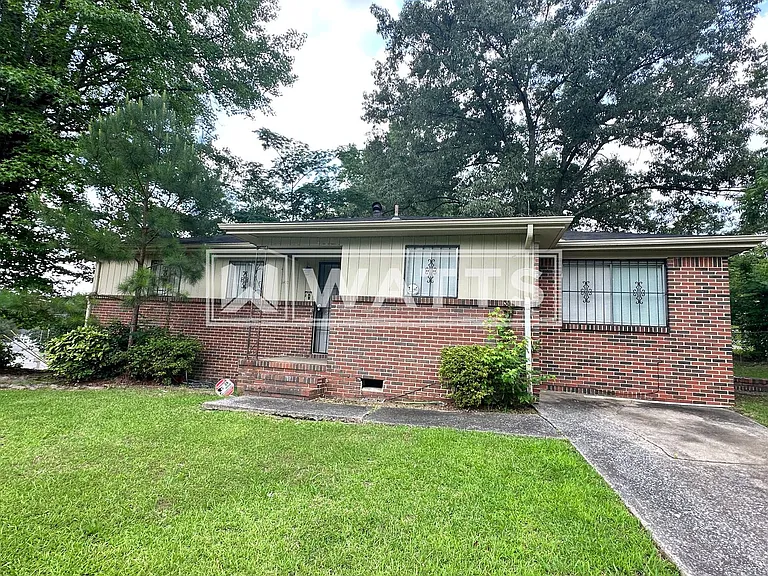 1400 Freda Dr — Photo 1