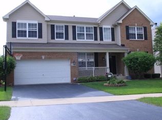 2493 Cushing Ln, Aurora, IL 60503