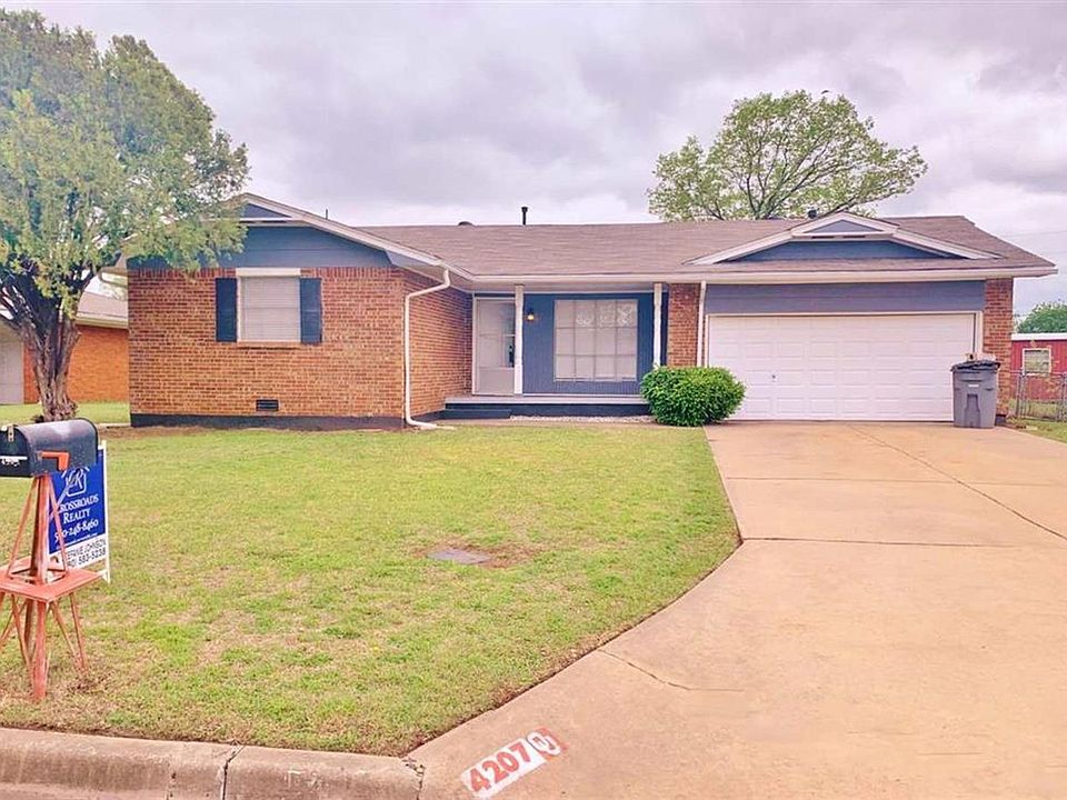 1st image of 4207 SE Camden Way
