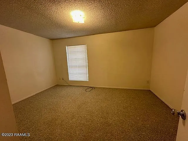 40 Phlox Dr — Photo 21