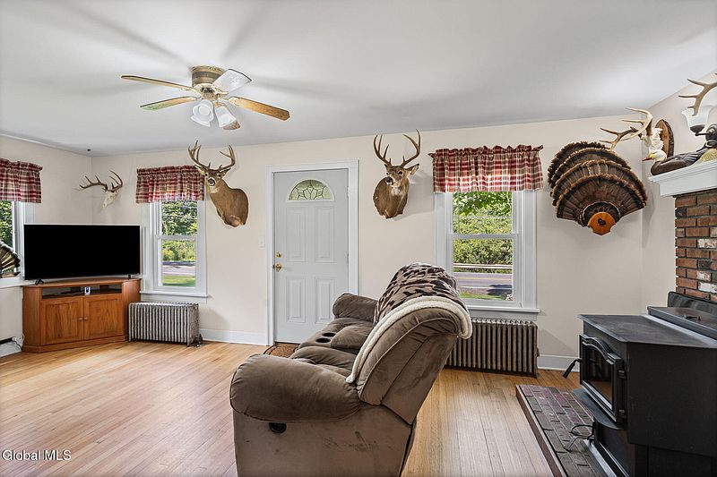5th image of 1095 Township Road