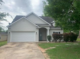 100 Grove Pointe Dr, Thomasville, GA 31792