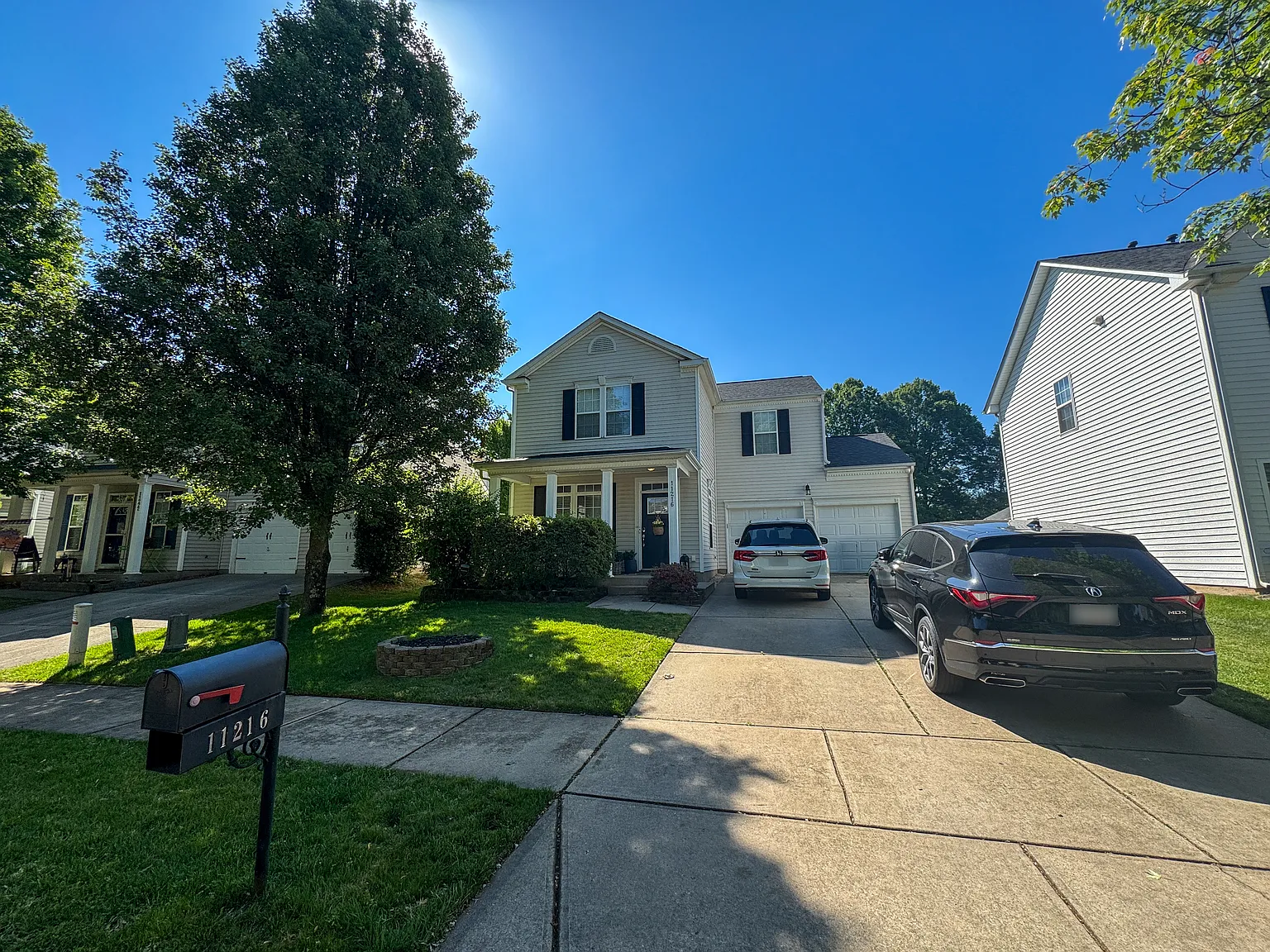 4 bed, 2.5 bath, 2026 sqft, $2,900 — Photo 2