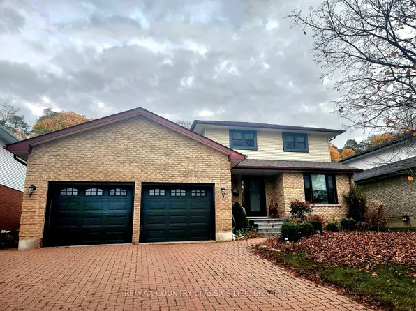 1210 Summit Dr, Peterborough, ON K9J 8A7
