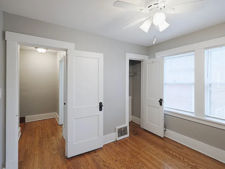4648 Farnam St — Photo 14