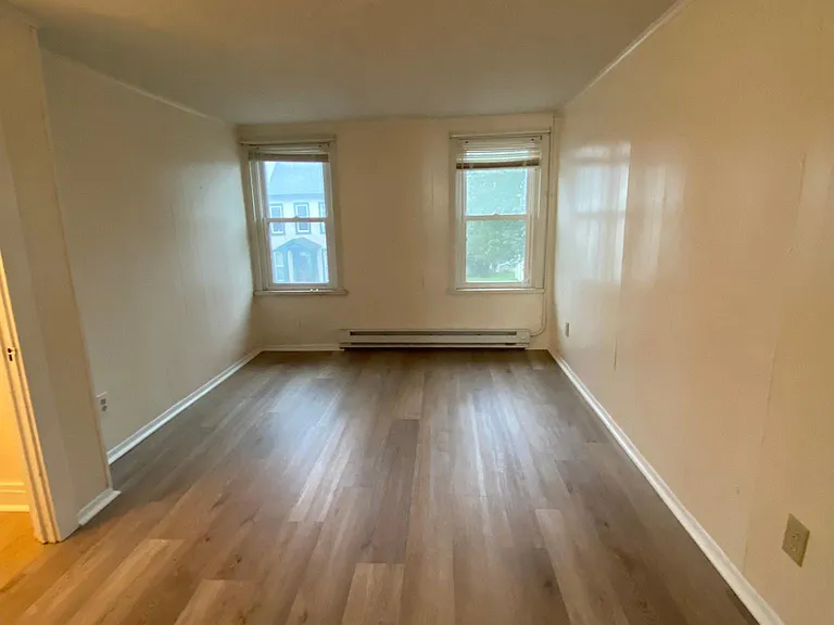 211A N Railroad St — Photo 24