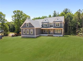 1 Romeo Ln, Cranston, RI 02921