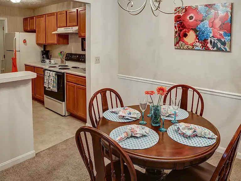 Providence Hill Apartments — Photo 6