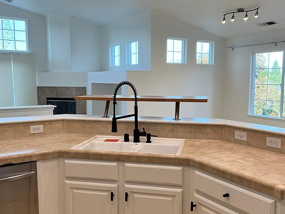4th image of 111 Positano Cir #111