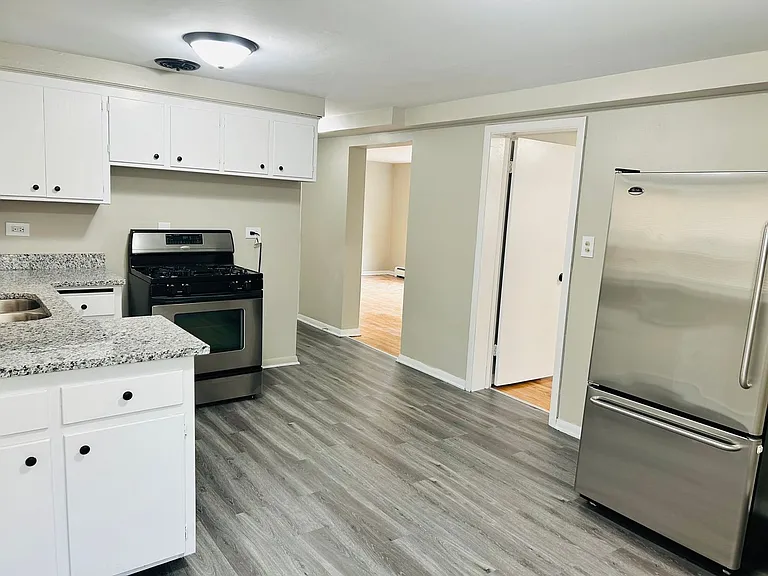 3146 Ridgeland Ave #1E — Photo 6