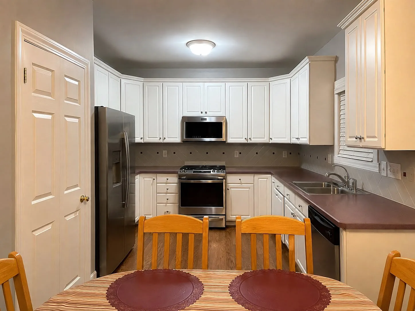 2 bed, 1529 sqft, $2,900 — Photo 3