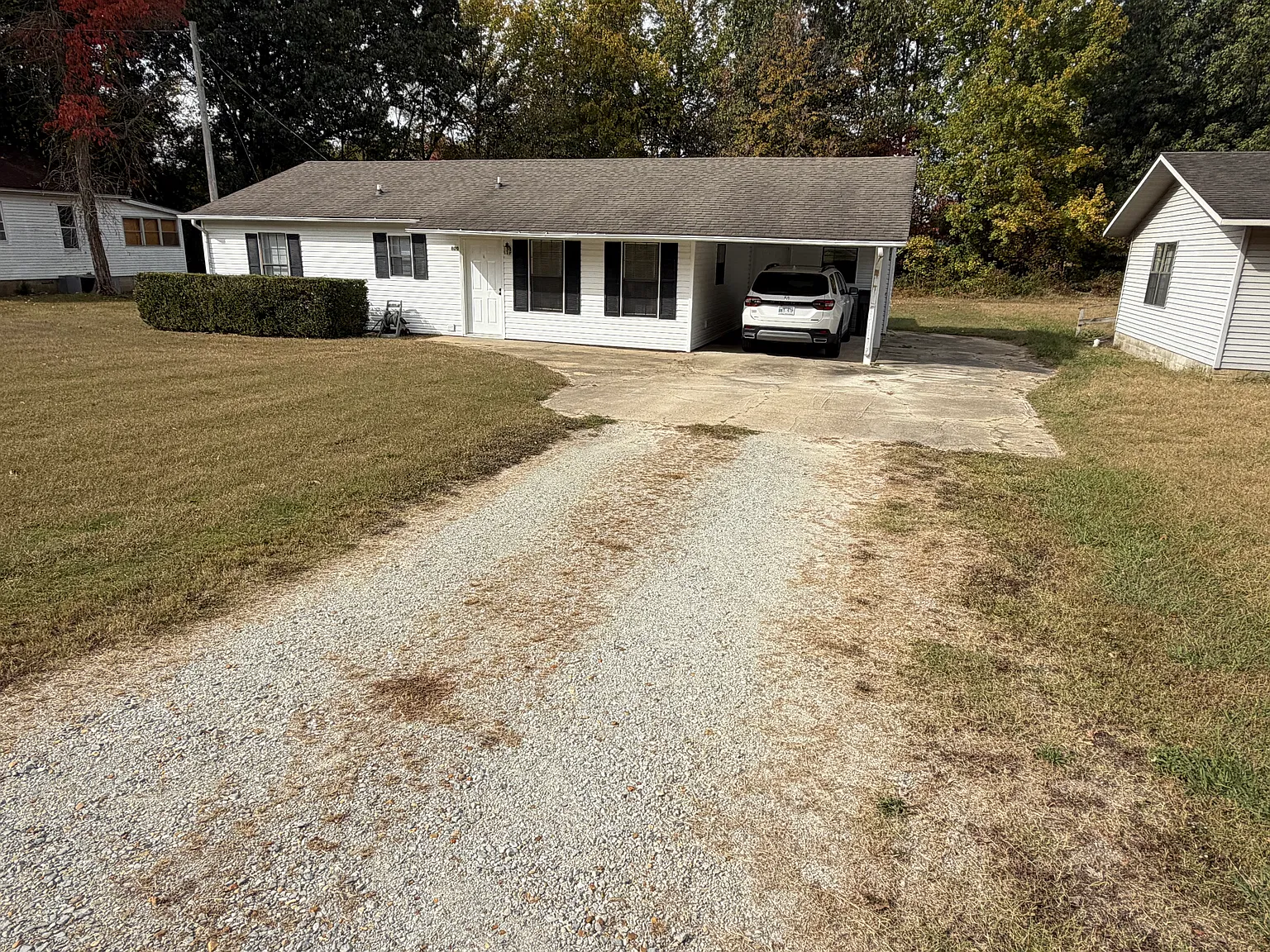 3 bed, 1216 sqft, $1,200 — Photo 2