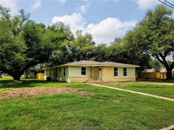 1208 Willow St, Hearne, TX 77859