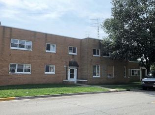 946 Oliver Ave APT 8, Aurora, IL 60506
