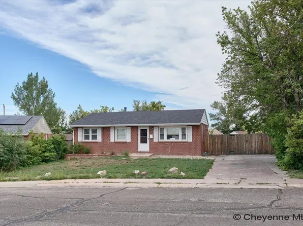956 Hillcrest Rd, Cheyenne, WY 82001