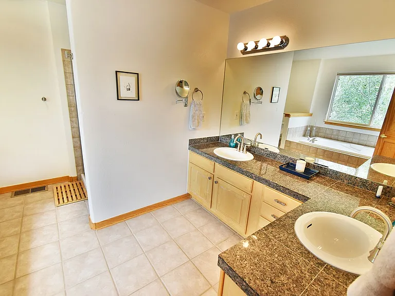 172 Robin Dr — Photo 29