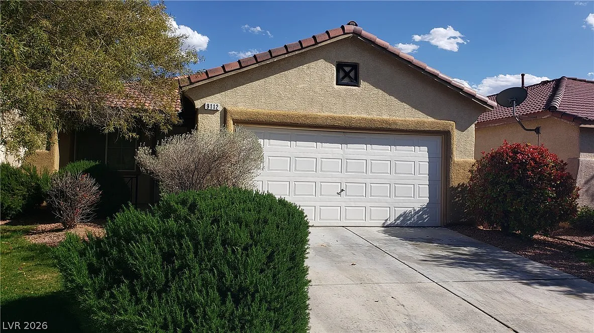 3 bed, 2.0 bath, 1378 sqft, $1,950 — Photo 3