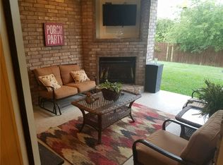 6804 S Fork Dr, North Richland Hills, TX 76182