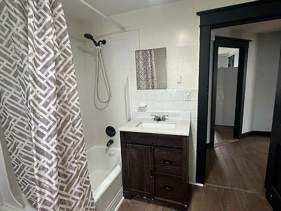 4th image of 293 E Main St Unit 2