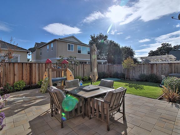 3rd image of 820 San Bernardo Ln