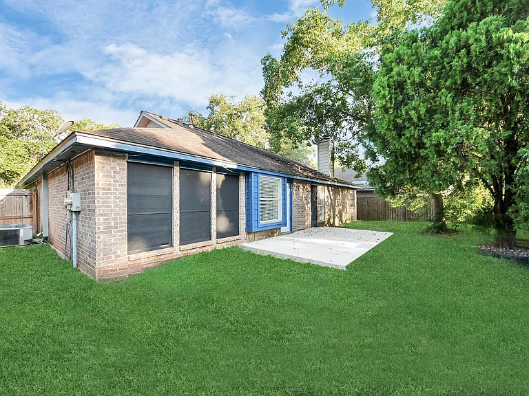 3611 Bee Bayou Ln — Photo 30