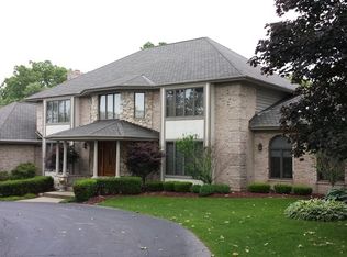 28 Equestrian Way, Lemont, IL 60439