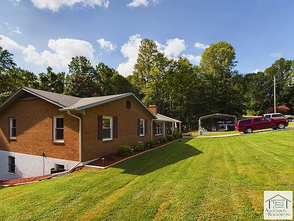 3rd image of 352 Graceland Dr