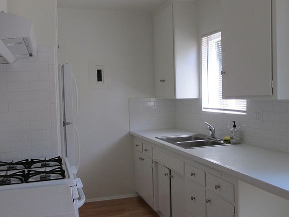 3rd image of 290 N Mentor Ave #15