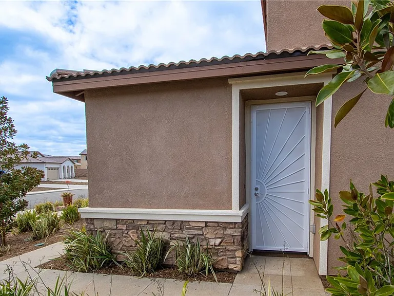 11909 Price St — Photo 13