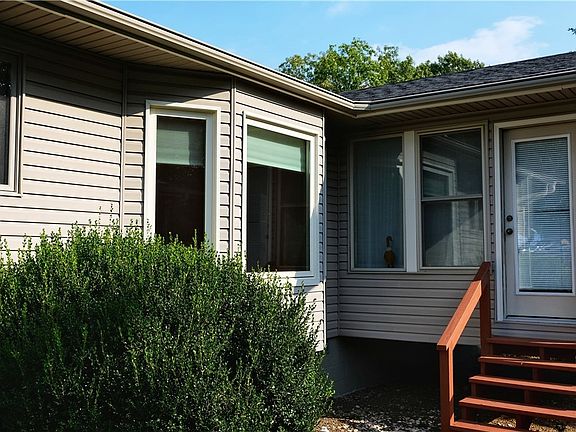 3rd image of 21 Farnham Dr