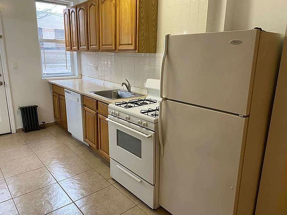 2nd image of 3211 48th St APT 1L