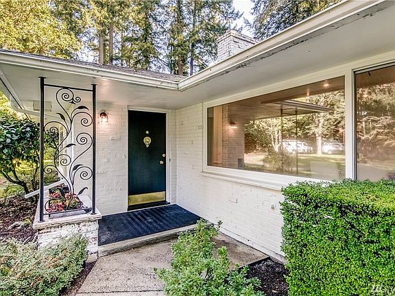 3rd image of 12621 Gravelly Lake Dr SW