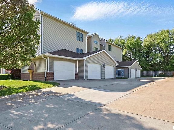 3rd image of 1871 Stone Gate Cir Unit 4