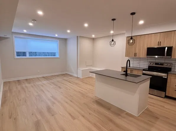 1355 Gosset St, Ottawa, ON K1B 3P6