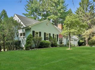 396 Palmer Ln, Pleasantville, NY 10570