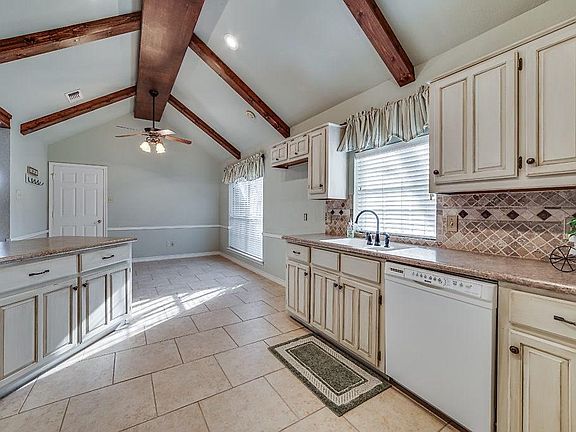 3rd image of 1521 Valerie Dr