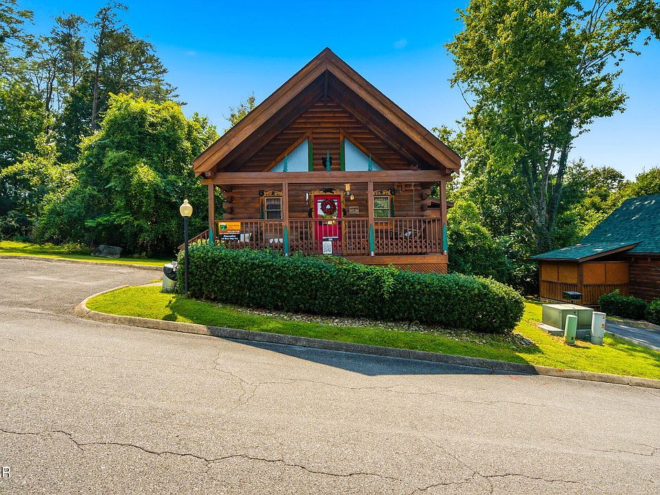 1st image of 220 Moose Ridge Way