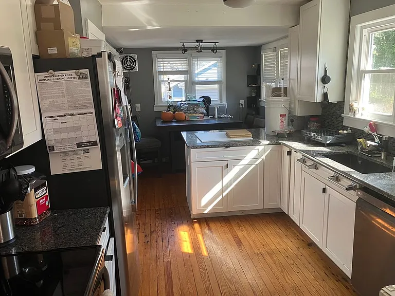 110 E Pittsfield St — Photo 15