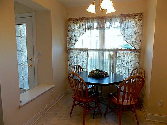 4th image of 10533 Abbey Ln