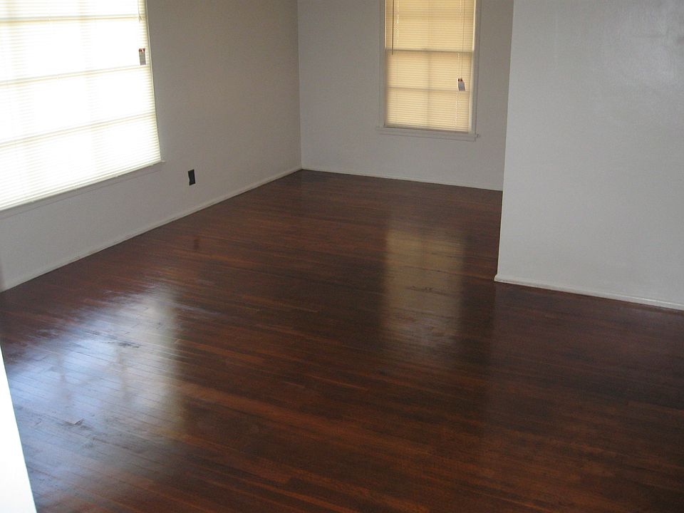 2nd image of 2911 Sunset Ave