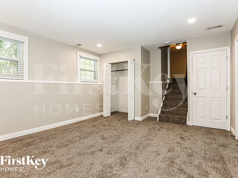 4207 Edinburgh Dr — Photo 8
