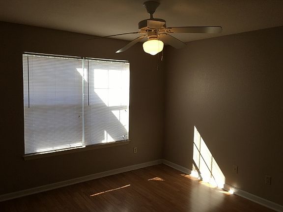 3rd image of 2719 W Tharpe St APT 34