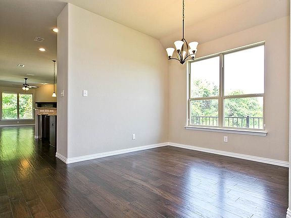 5th image of 1121 Tollcross Dr