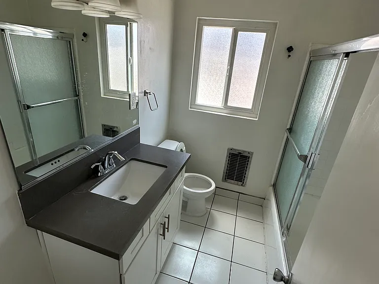 2320 Glendale Blvd #8 — Photo 7