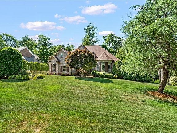 5th image of 7521 Henson Forest Dr