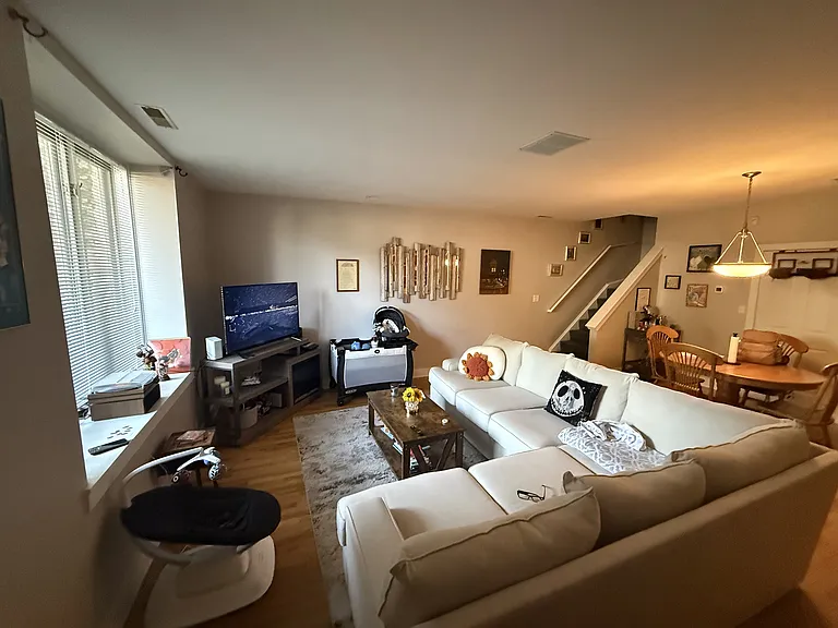 105 E 11th St #109 — Photo 8