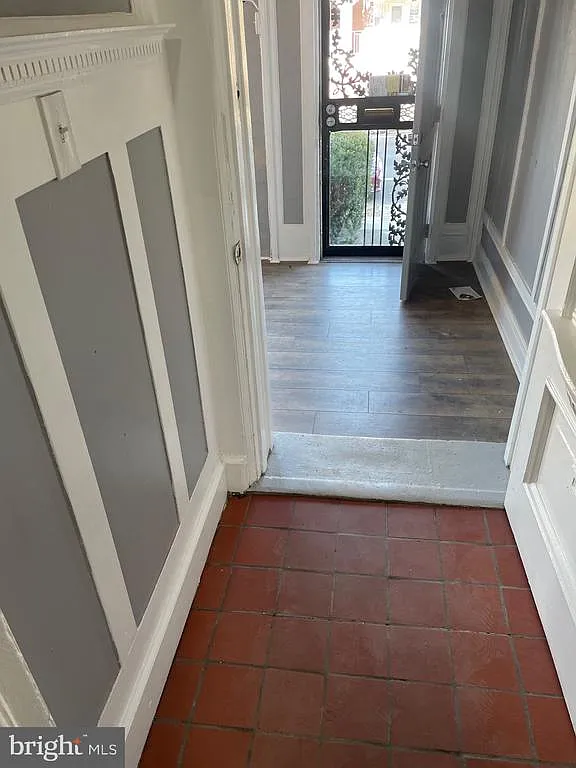 6 bed, 2.0 bath, 2240 sqft, $2,650 — Photo 3