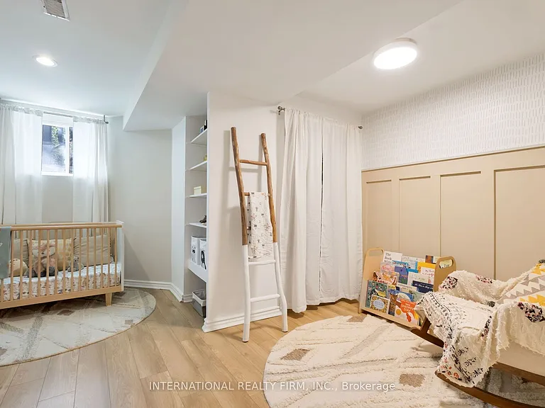 319 Markham St — Photo 9