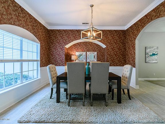 2nd image of 7814 Chipwood Ln