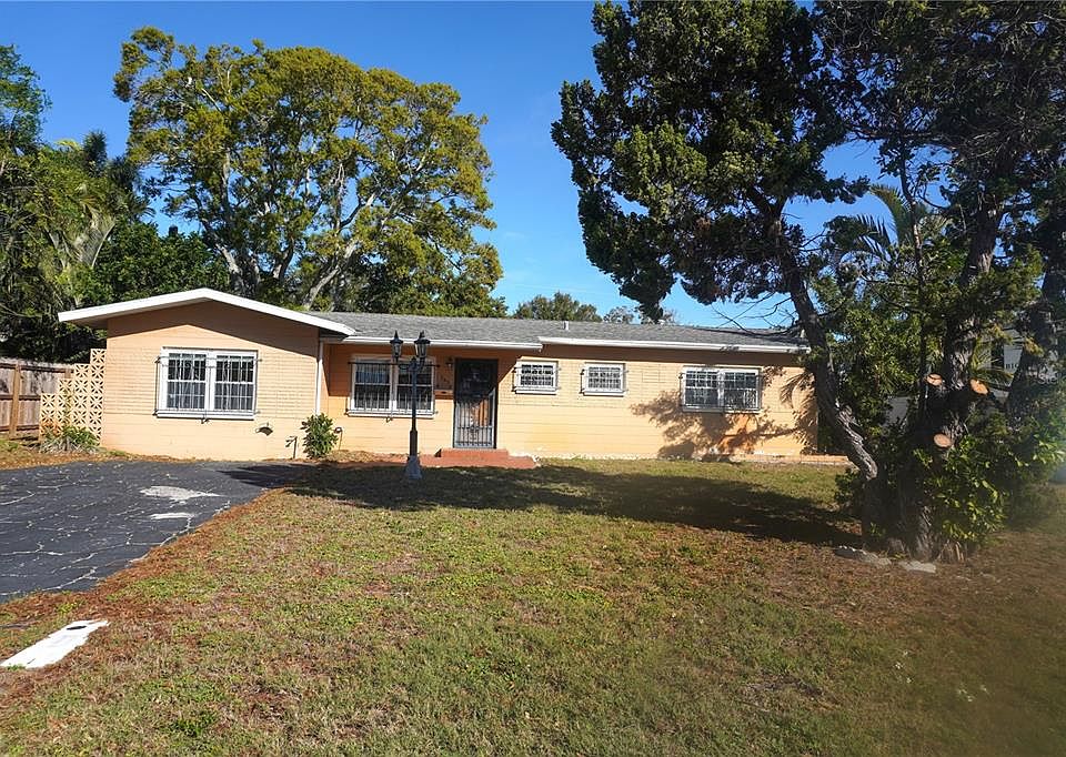 1st image of 385 DOLPHIN AVENUE SE